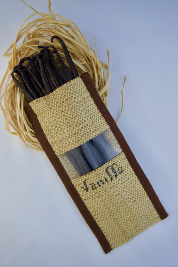 WhatsApp Image 2025-05-11 at 14.29.50 (1) Bourbony Gourmet 100g, 16 - 19cm ( 23 gousses)